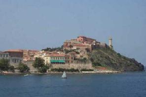 Click the image to view photos taken whilst walking on this 1-day itinerary.